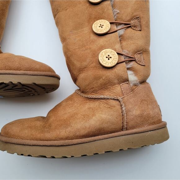 UGG BAILEY BUTTON TRIPLET II WATER RESISTANT BOOTS - Picture 5 of 12